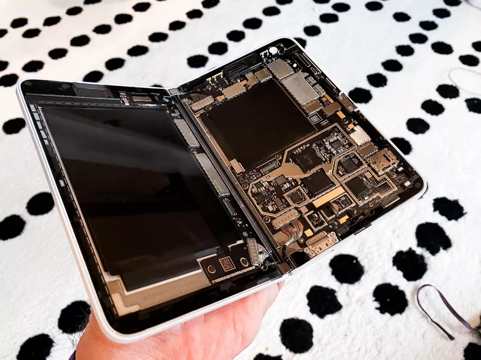 Smartphone Android 2 man hinh Microsoft Surface Duo anh 10