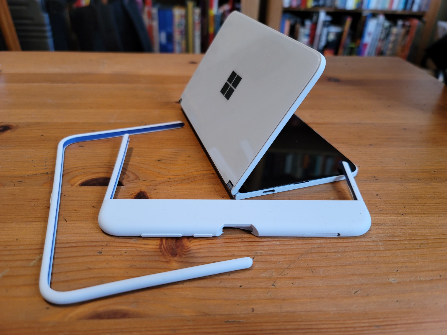 Smartphone Android 2 man hinh Microsoft Surface Duo anh 12