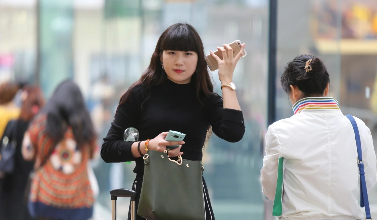 Dung AI 'quay roi' khach 3.000 cuoc moi ngay de moi mua bao hiem hinh anh