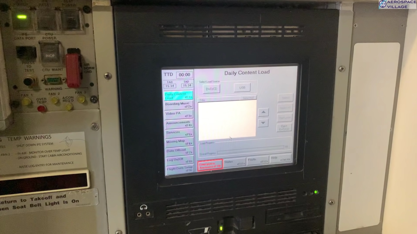 May bay Boeing 747 cap nhat du lieu bang dia mem anh 11