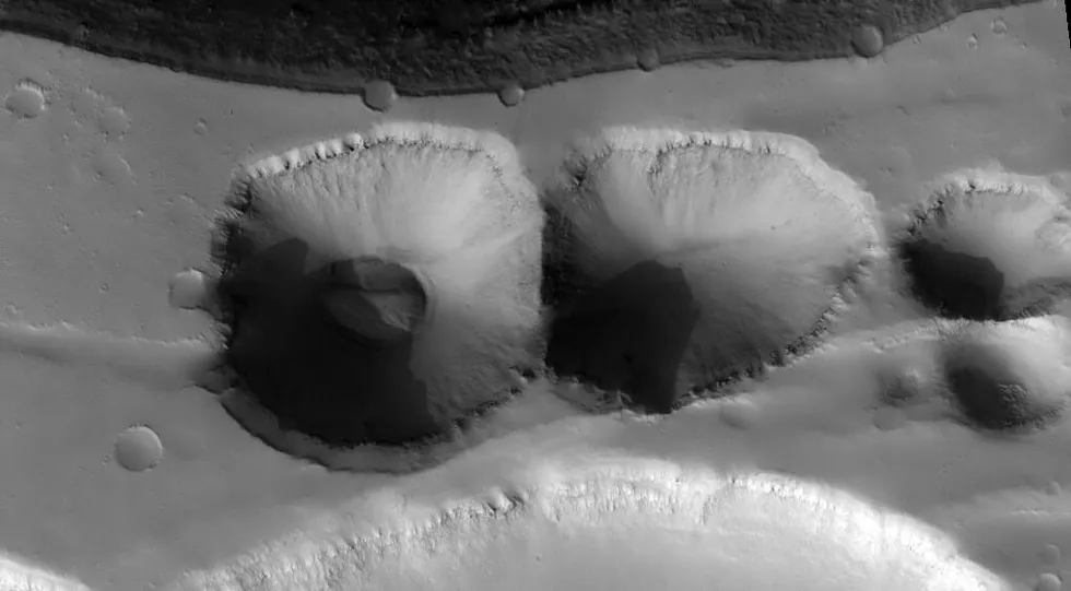 Hinh anh tren Hoa tinh chup boi tau MRO cua NASA anh 10