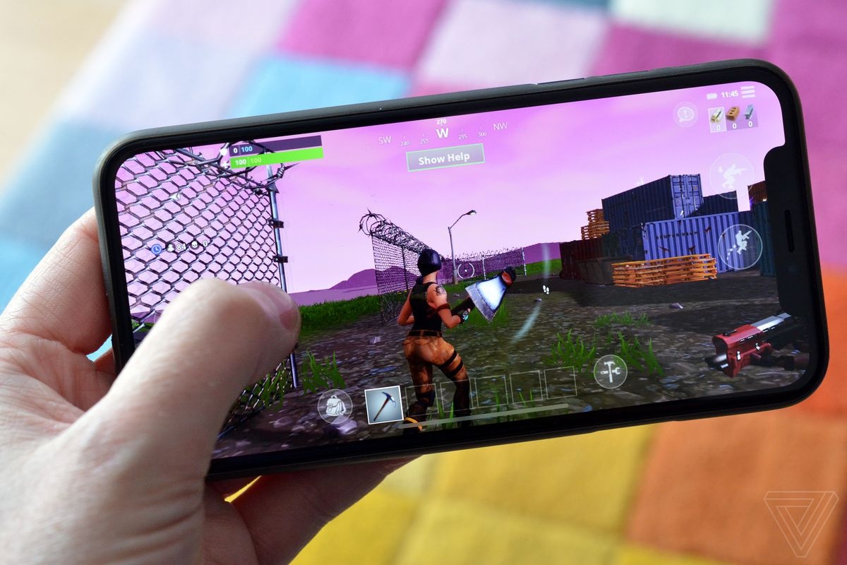 iPhone X cai Fortnite duoc ban voi gia 10.000 USD hinh anh