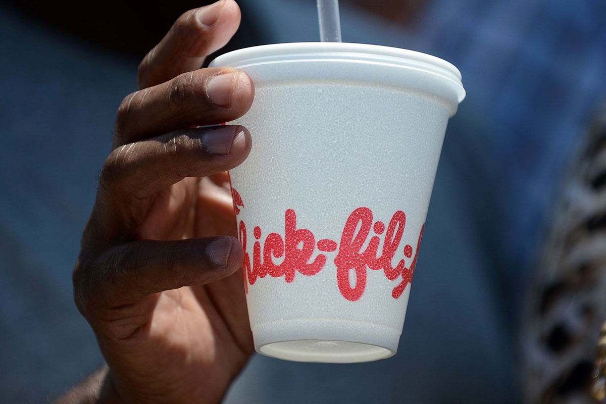 Bi duoi viec vi dang clip len TikTok hinh anh