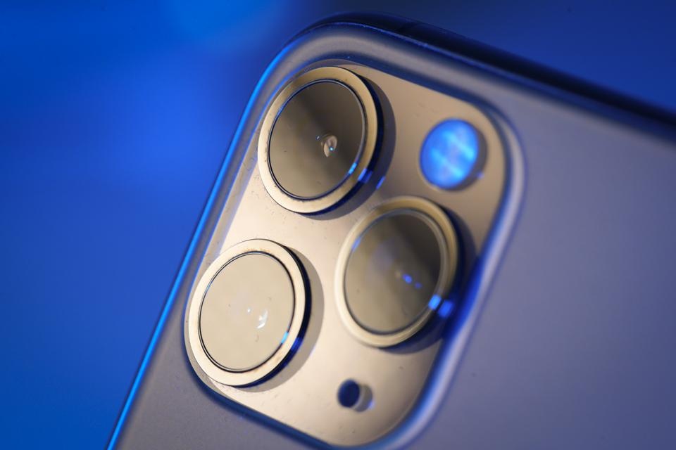 Apple dam nhat dao vao Facebook voi iOS 14 anh 2