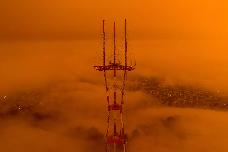 Chay rung tai My khien bau troi hoa cam anh 1