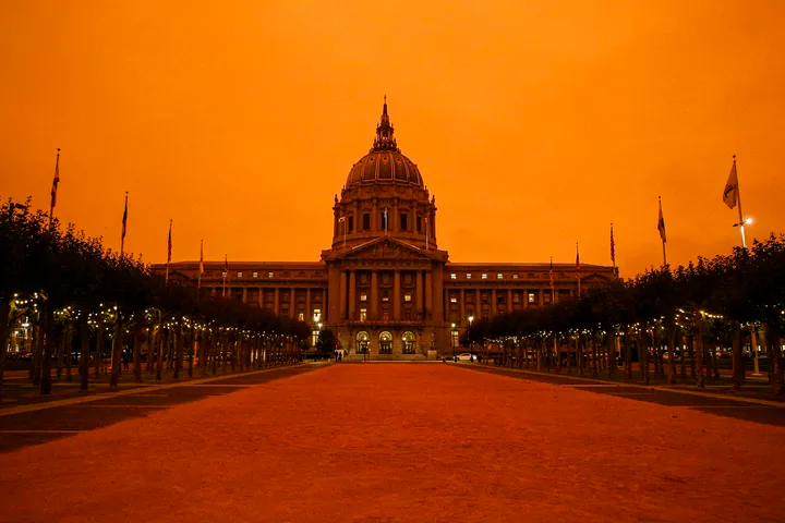 Chay rung tai My khien bau troi hoa cam anh 10