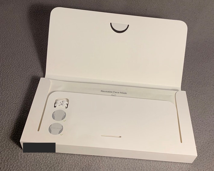 Apple phat mien phi khau trang y te cao cap hinh anh