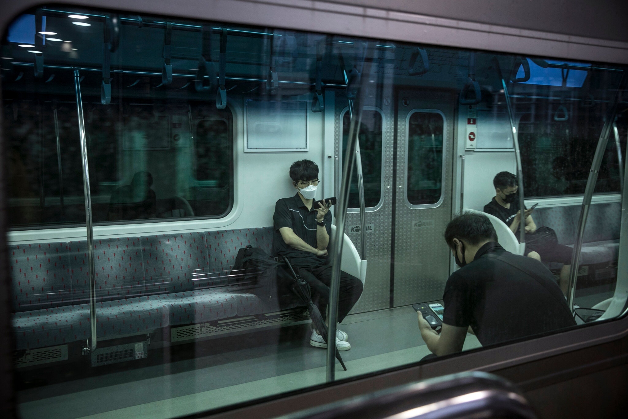 Covid-19 khien bat nat truc tuyen gia tang anh 2