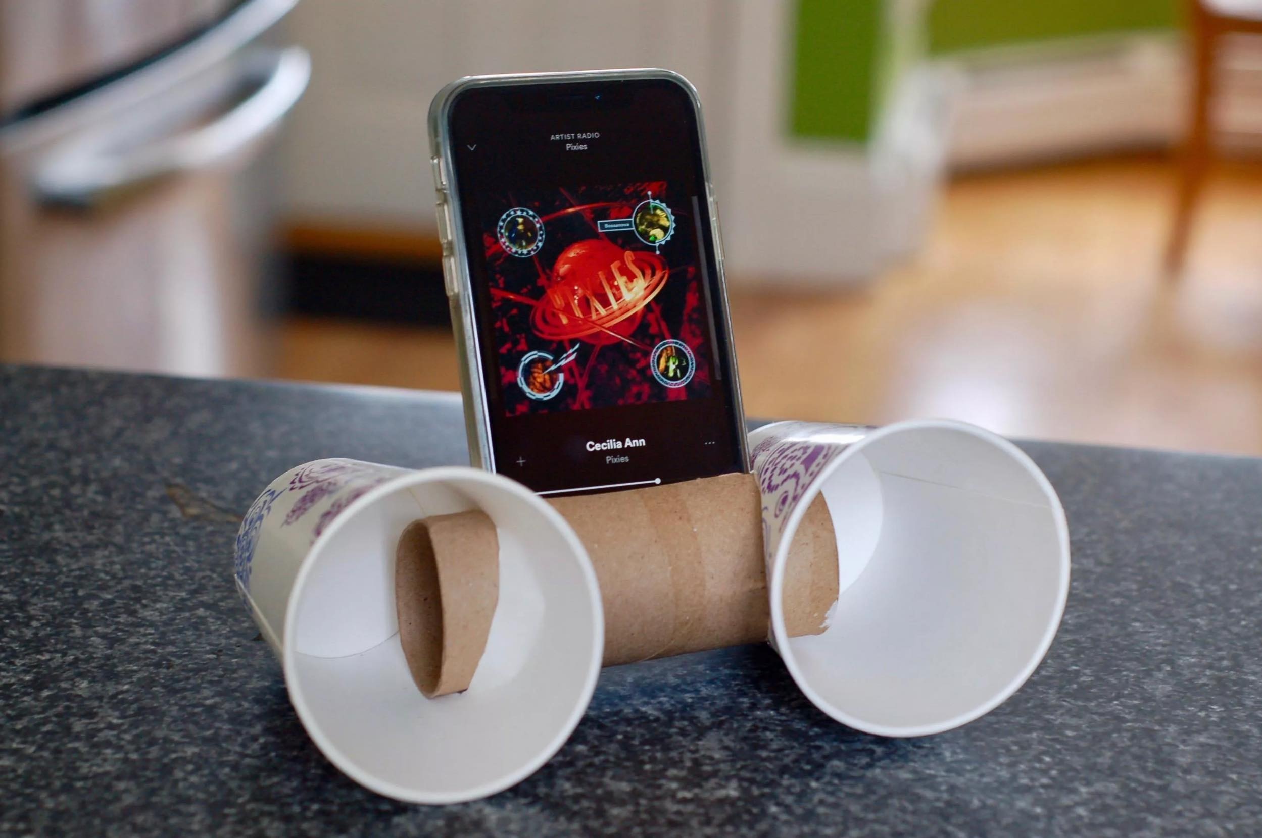 Cach de iPhone phat nhac to hon hinh anh