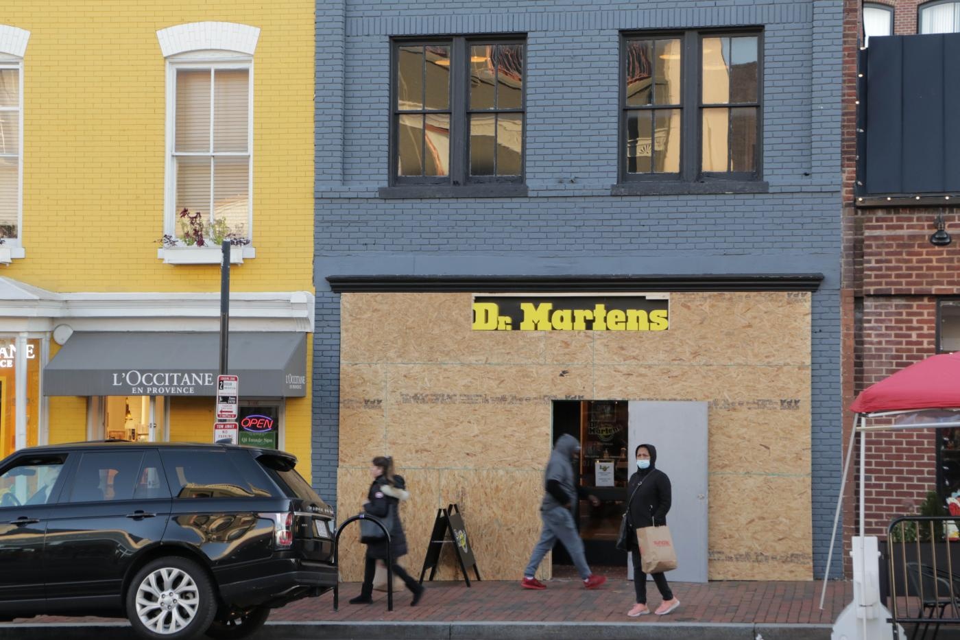 Apple Store tai My lap van go phong bao loan sau bau cu tong thong anh 11