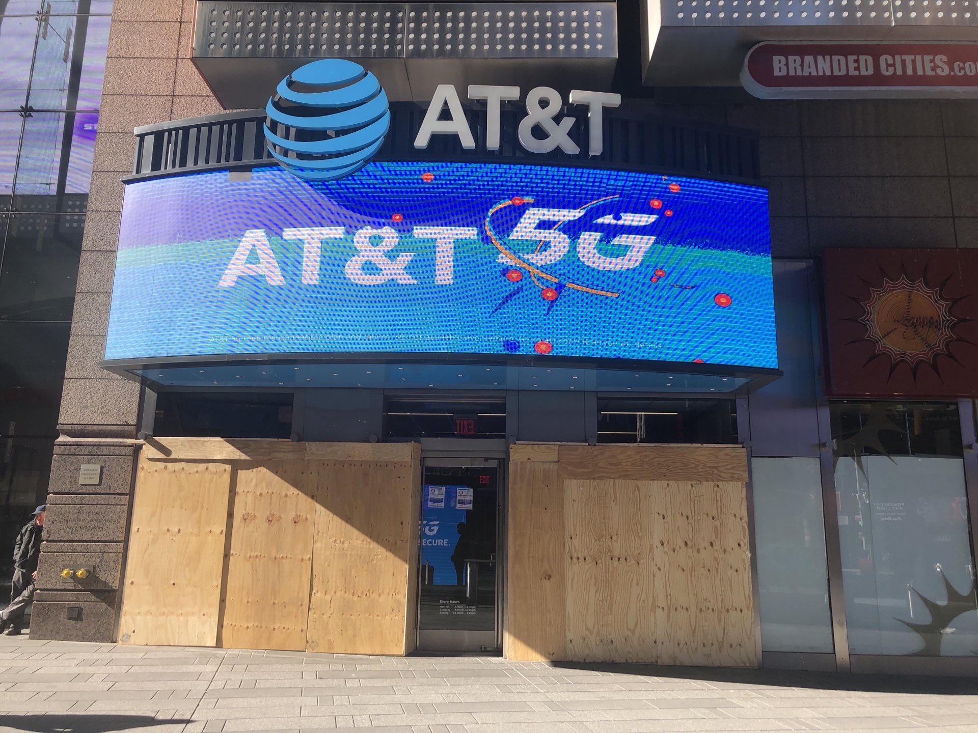 Apple Store tai My lap van go phong bao loan sau bau cu tong thong anh 13