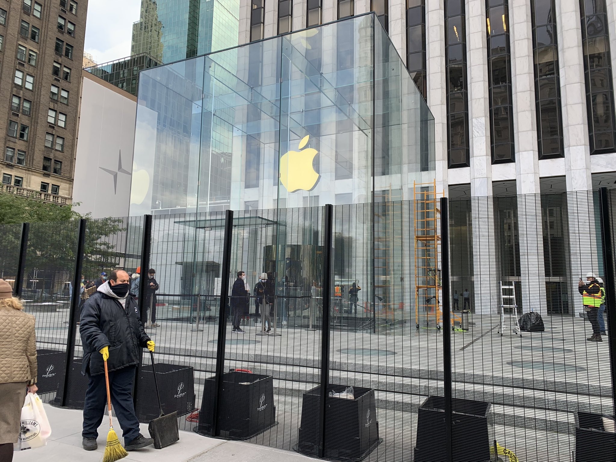 Apple Store tai My lap van go phong bao loan sau bau cu tong thong anh 6