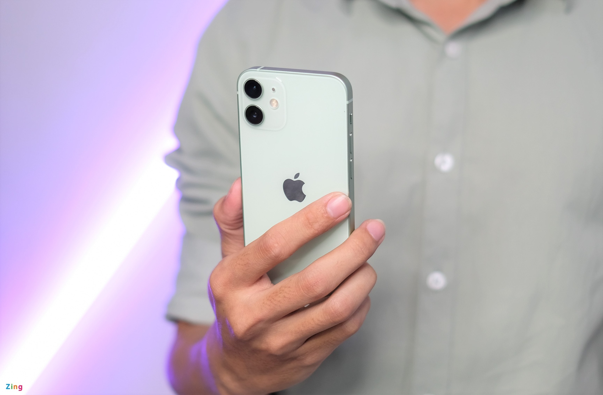 'Dung luong pin la thu khien toi khong chon mua iPhone 12 mini' anh 2