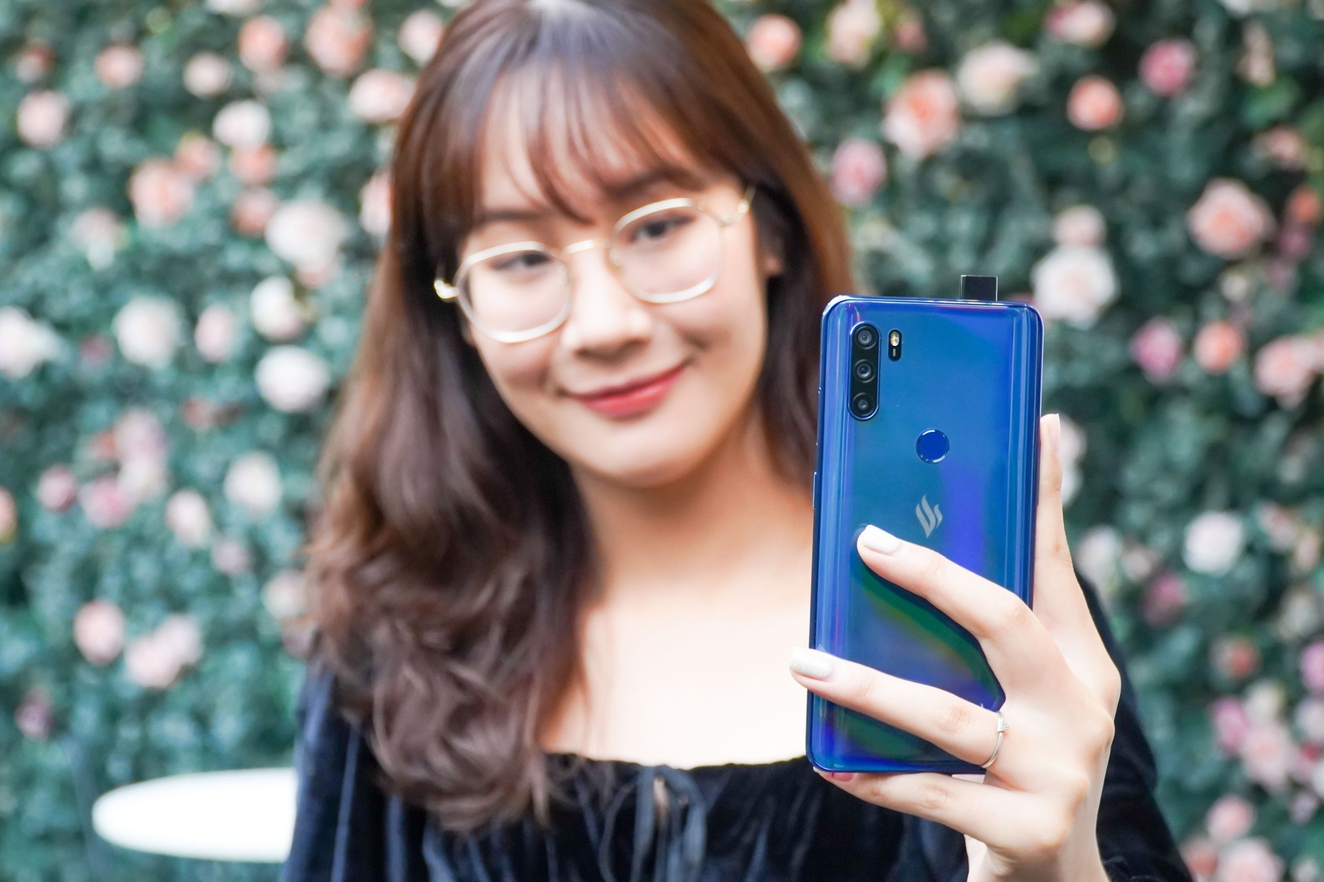 Smartphone giam gia dip Black Friday anh 2