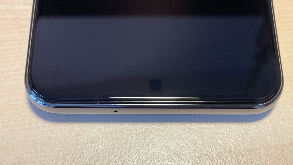 Can canh smartphone co camera duoi man hinh cua ZTE anh 3