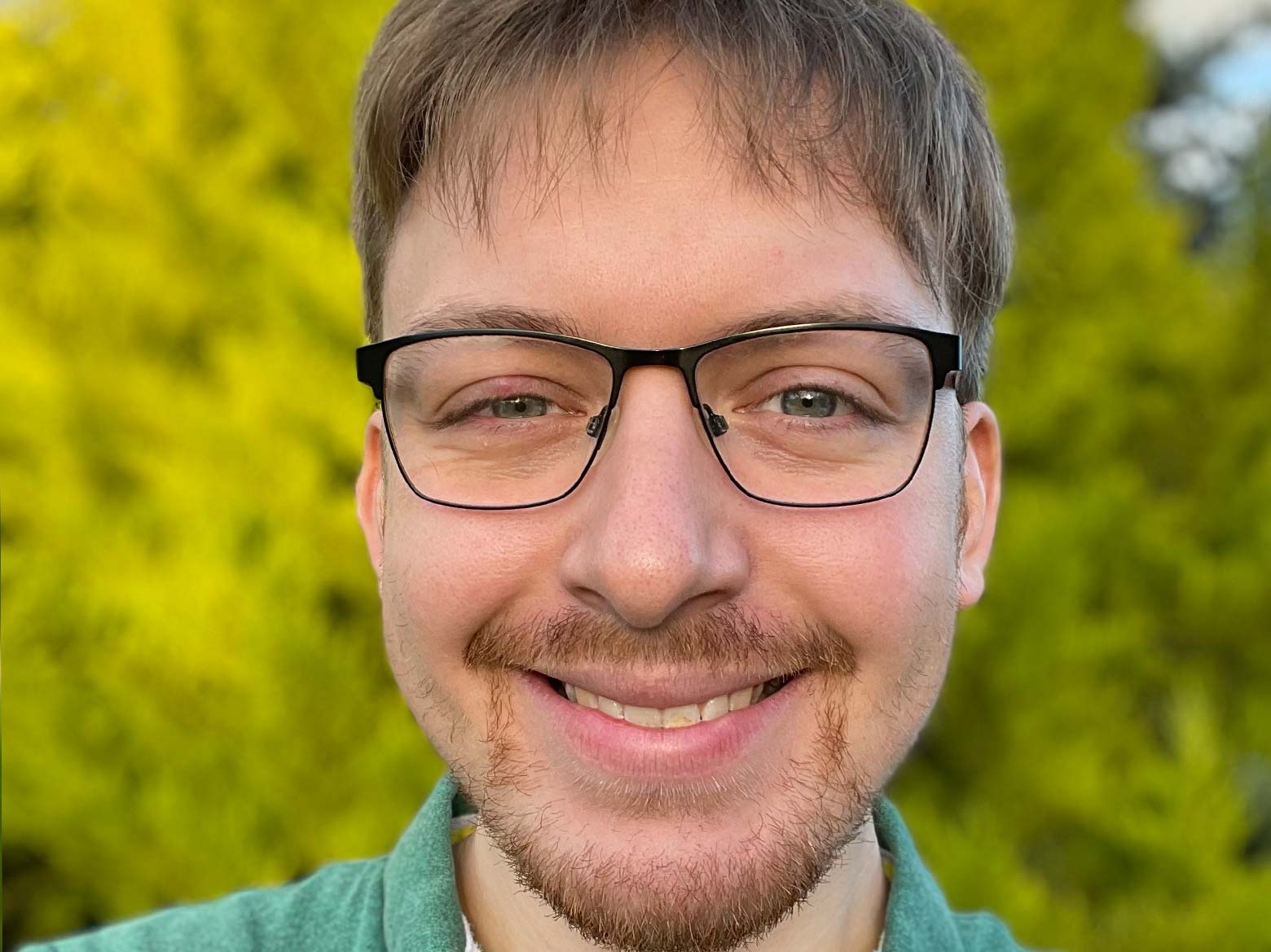 Can canh smartphone co camera duoi man hinh cua ZTE anh 9