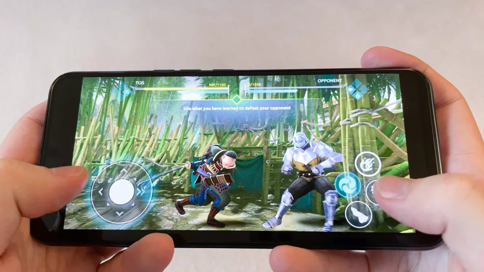 Can canh smartphone co camera duoi man hinh cua ZTE anh 11