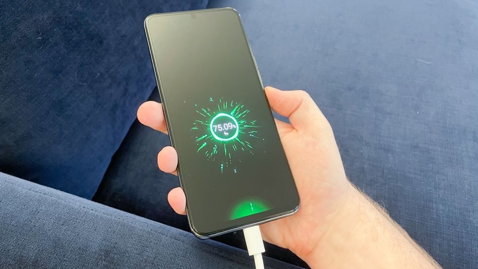 Can canh smartphone co camera duoi man hinh cua ZTE anh 13