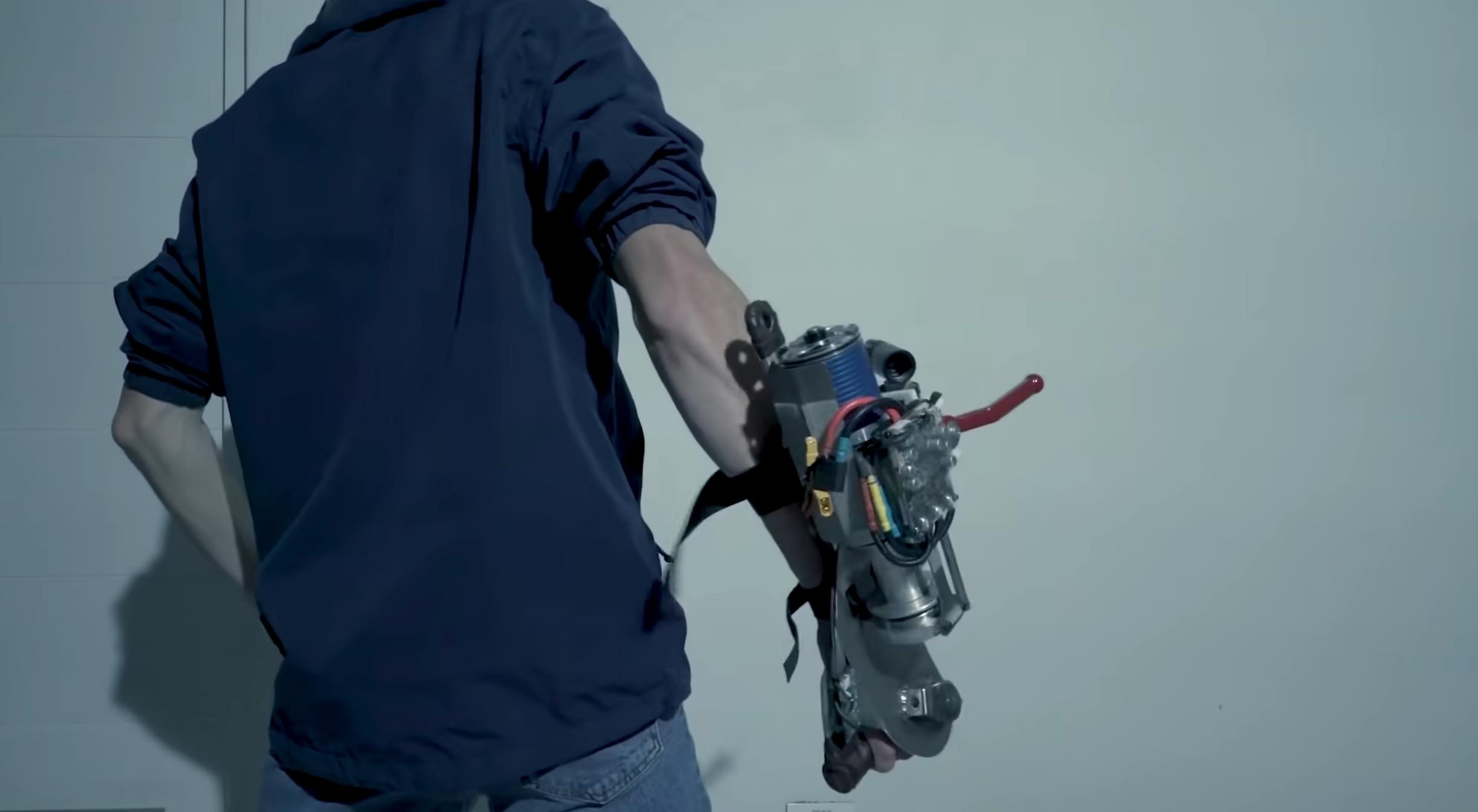 Dung cu du day giong Batman anh 1