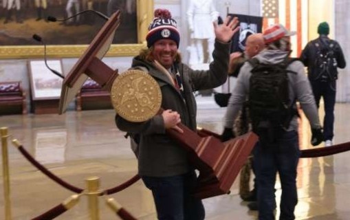 Buc phat bieu o Dien Capitol bi rao ban tren Internet hinh anh