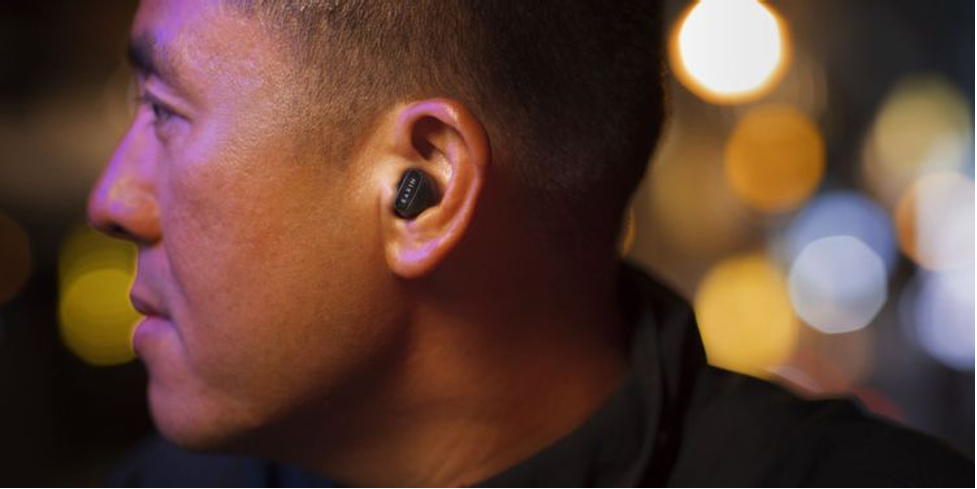 Tai nghe true-wireless nho nhat the gioi anh 1