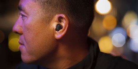 Tai nghe true wireless nho nhat the gioi hinh anh