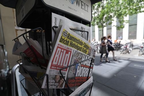 Hang tin hang dau chau Au tu choi Facebook hinh anh