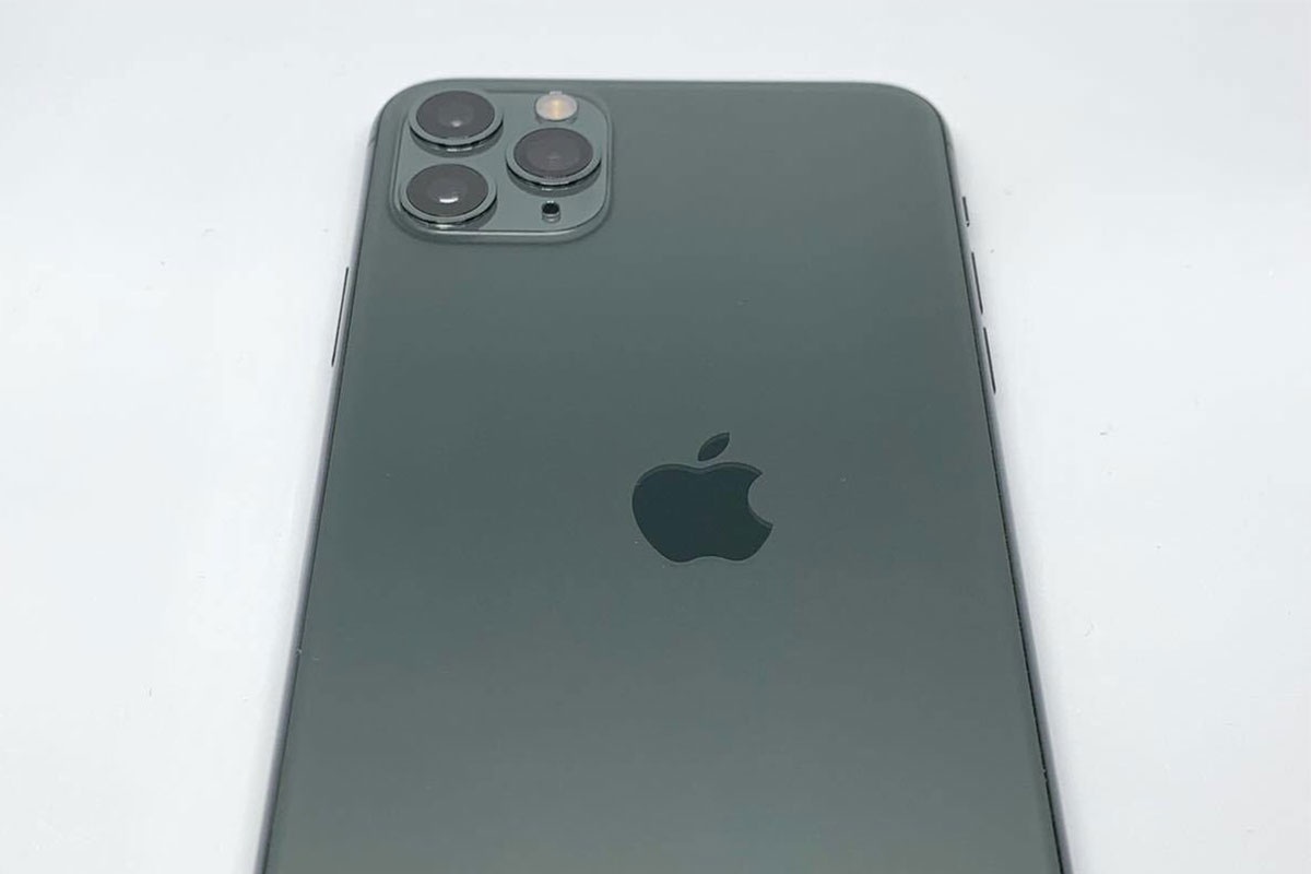 Chiec iPhone bi loi gia dat hon 2,7 lan ban thuong hinh anh