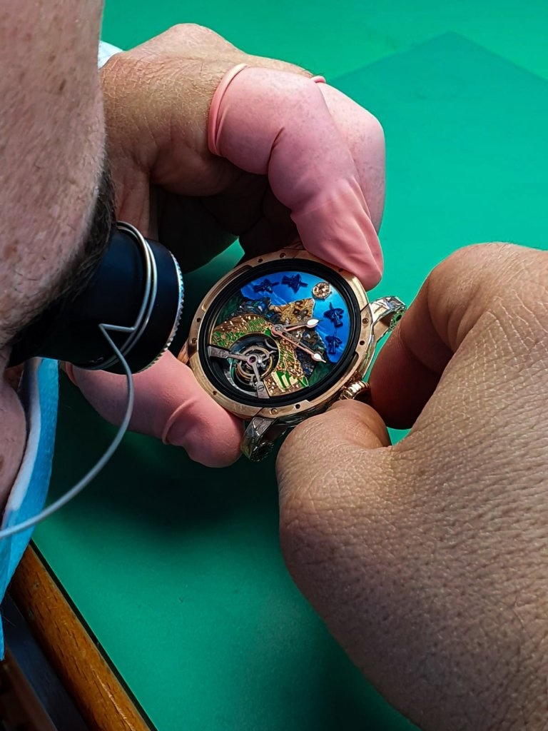 Đồng hồ 8 kỳ quan thế giới ảnh 16 Dong ho 8 ky quan the gioi anh 16