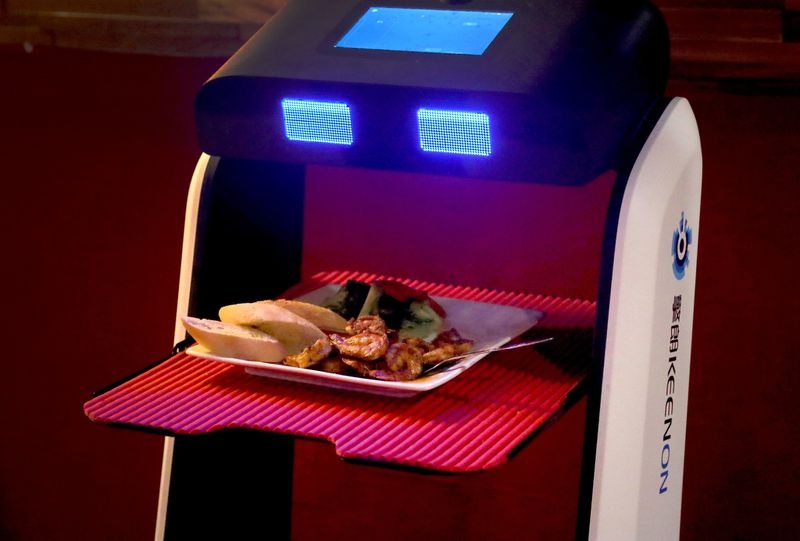Robot phục vụ tại nhà hàng ảnh 3 Robot phuc vu tai nha hang anh 3
