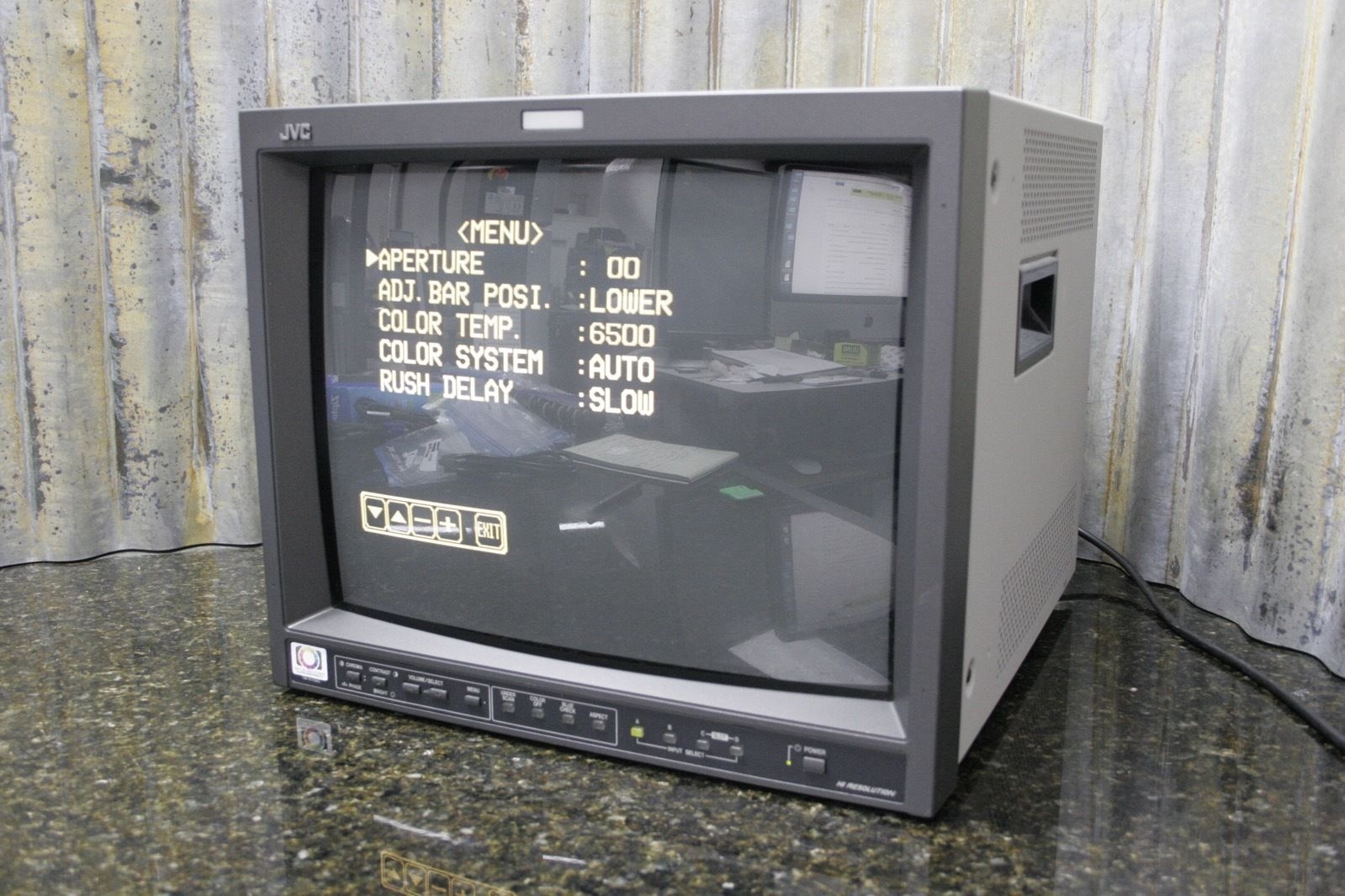 Ly do TV CRT khong con pho bien anh 2