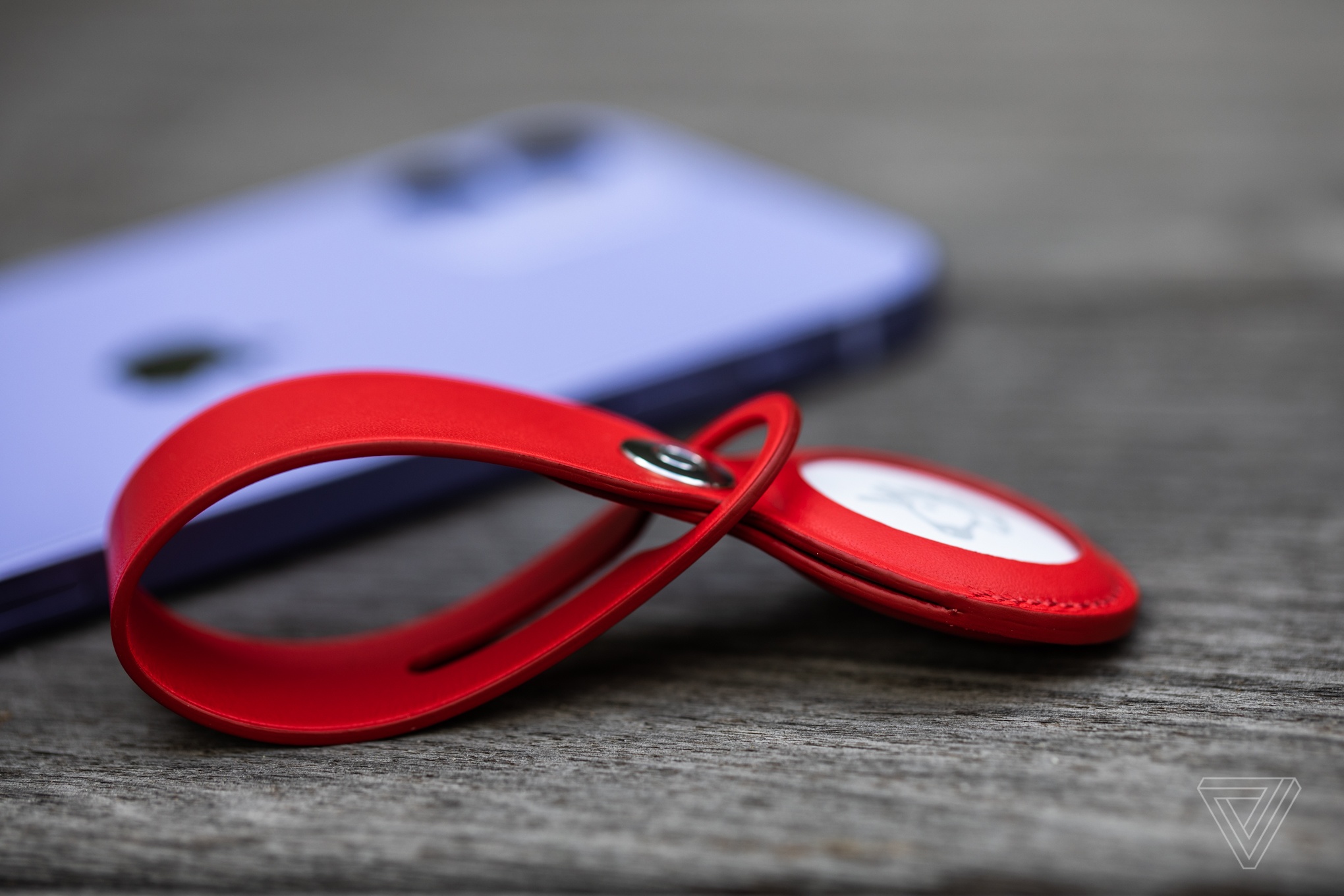 Tren tay Apple AirTag anh 16