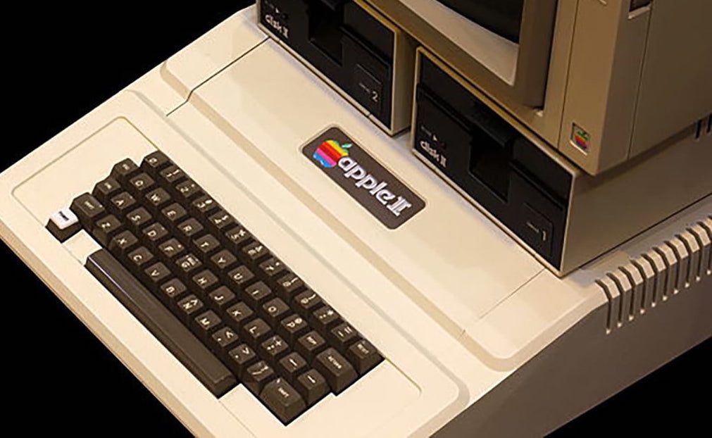 Bao tang o Nga van dung may tinh Apple tuoi doi hon 30 nam hinh anh