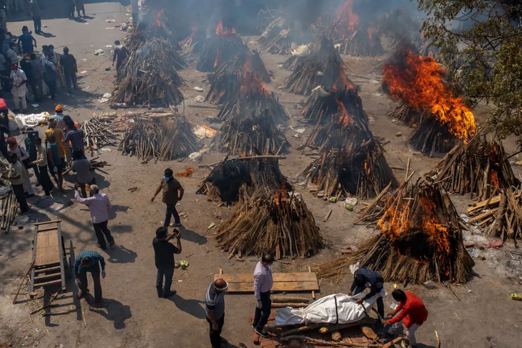 Anh so sanh Trung Quoc voi An Do bi phan doi tren mang xa hoi hinh anh