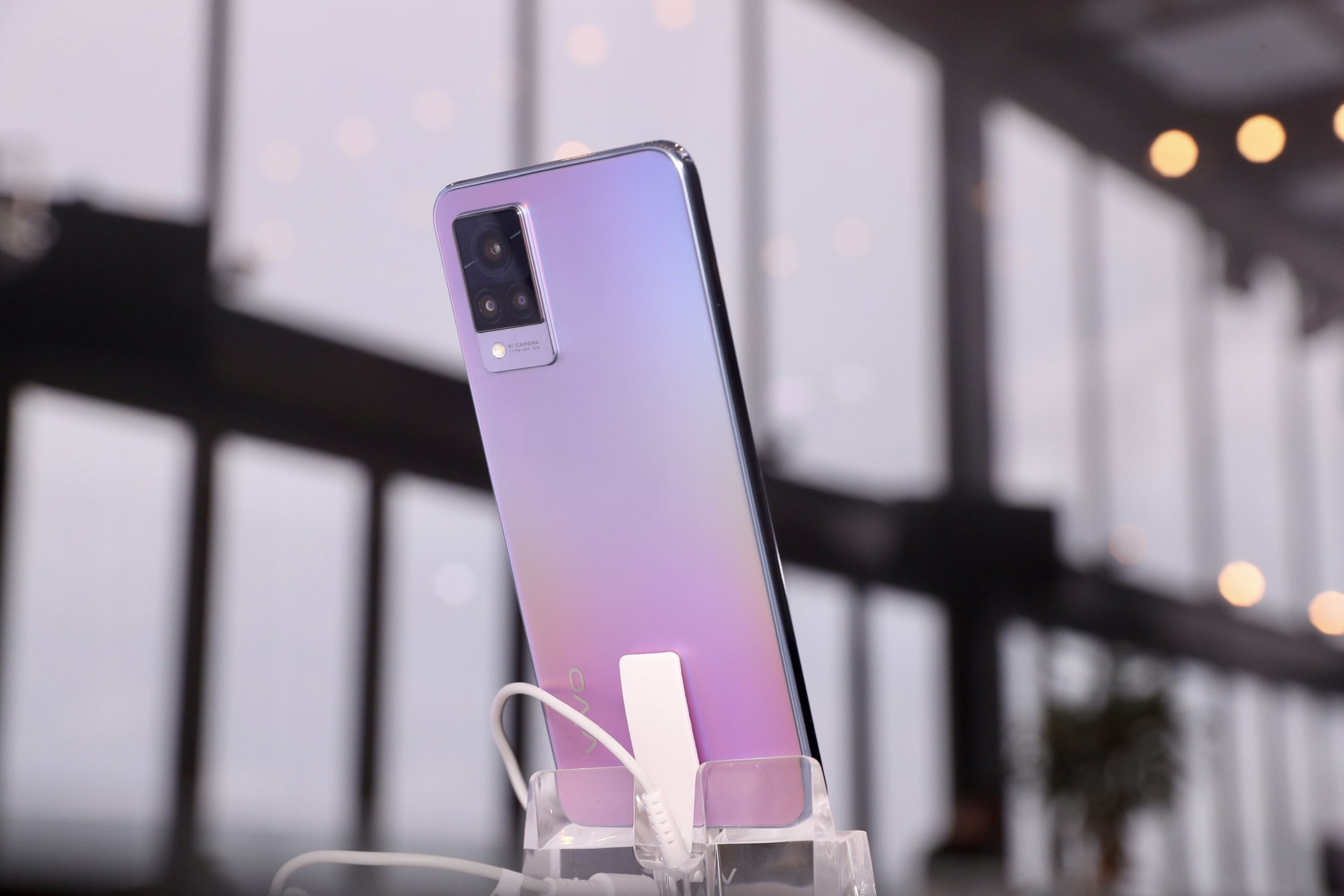 su kien ra mat vivo V21 5g anh 1