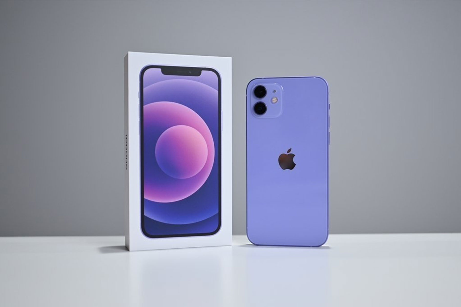 Khac biet nho tren iPhone 12 mau tim so voi phien ban cu hinh anh