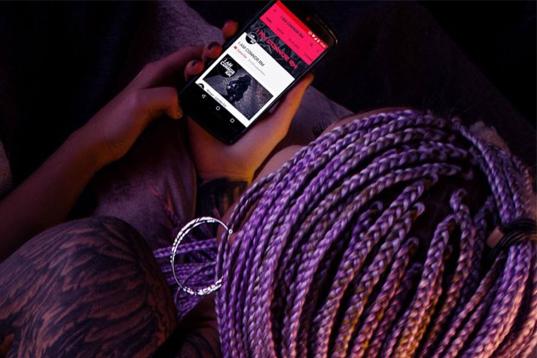 Nghien cuu cho thay smartphone la can nha 'song ao' cua nhieu nguoi hinh anh