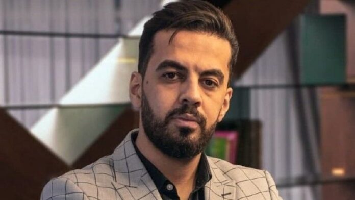 Nguoi mua dong tweet gia 2,9 trieu USD bi bat vi gay roi o Iran hinh anh