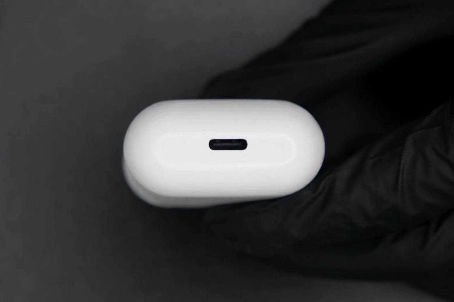 iPhone 15 se su dung cong USB-C anh 3