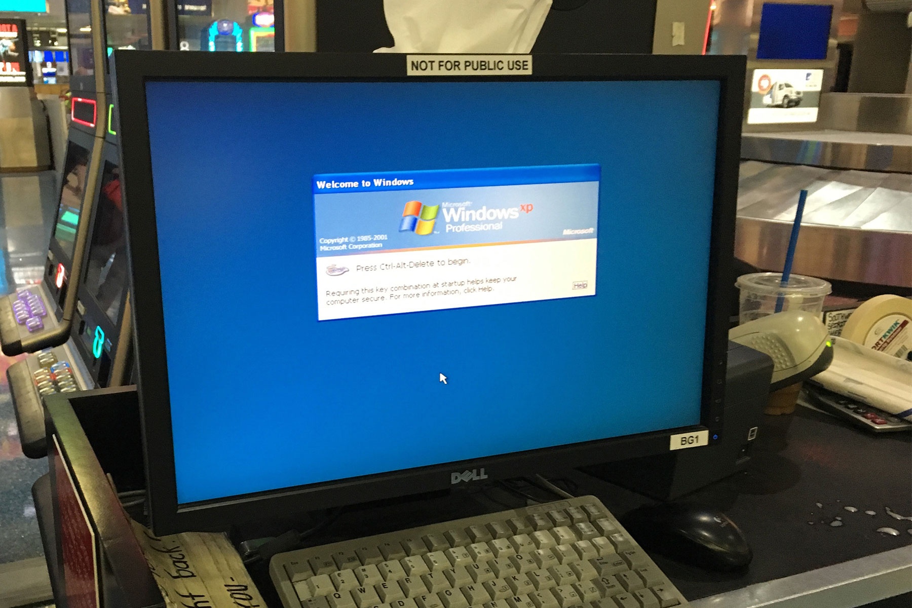 Ly do Microsoft bo nhac nen khoi dong Windows hinh anh