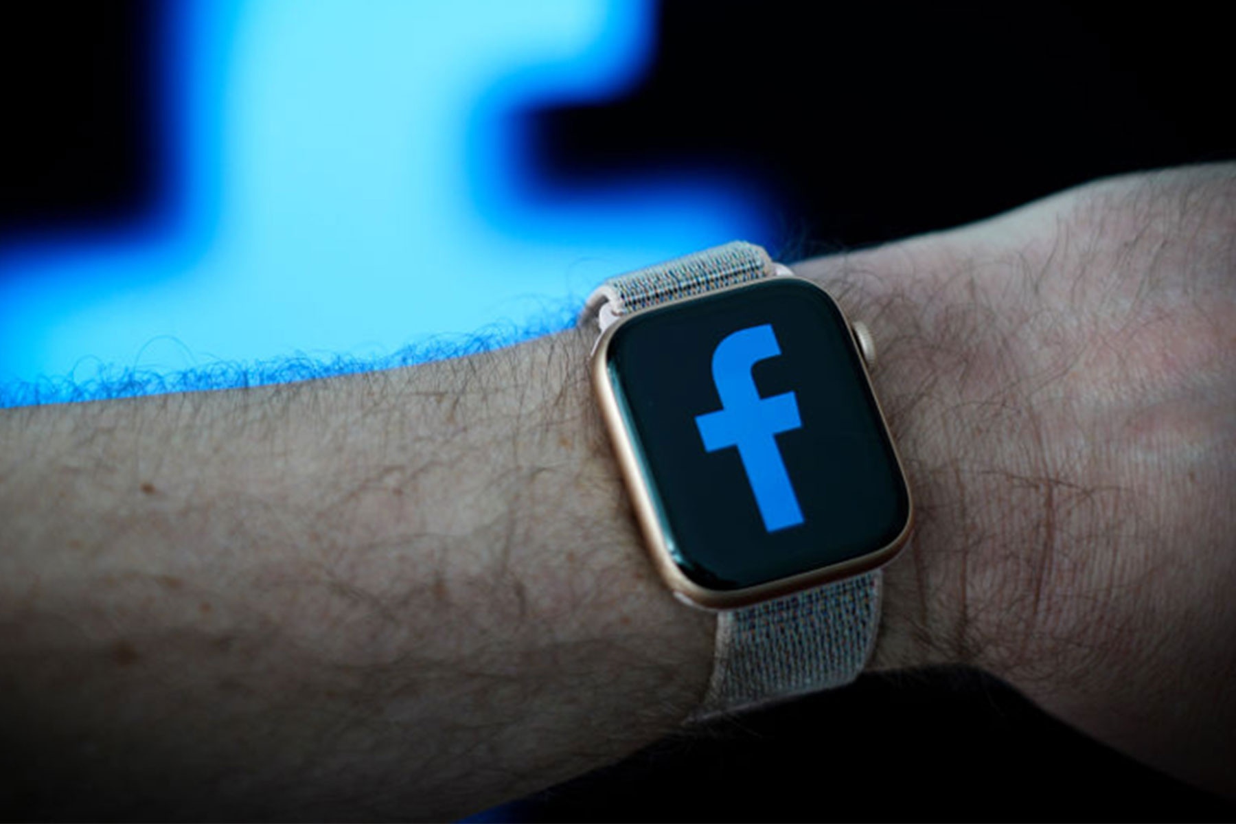 Facebook dang lam dong ho hinh anh