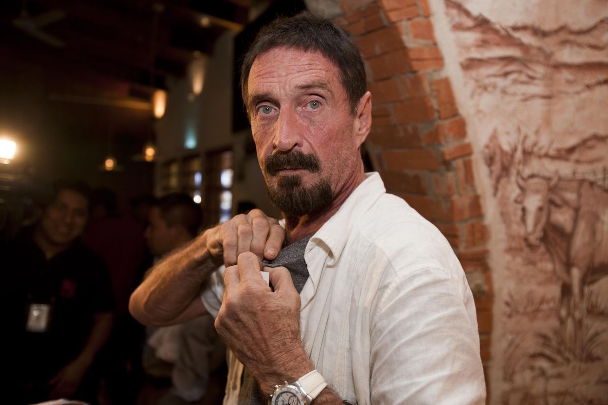 Cuoc doi John McAfee anh 17