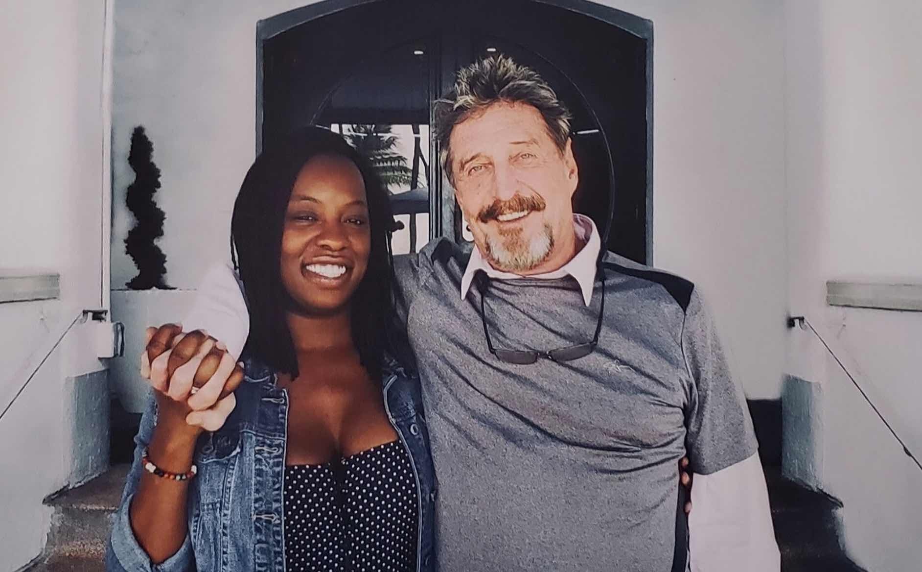 Ong trum diet virus John McAfee anh 1