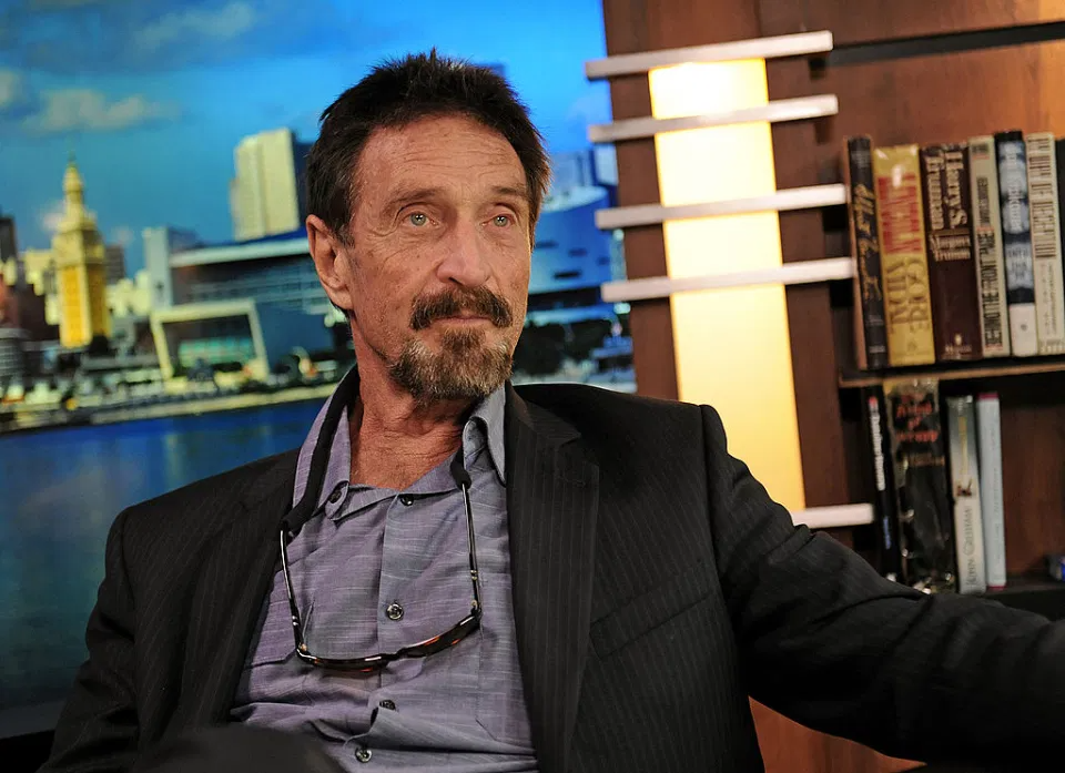 Ong trum diet virus John McAfee anh 2
