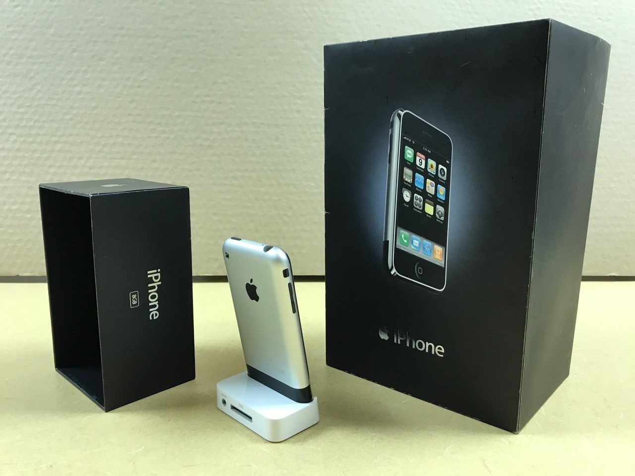 Hinh anh mo ban iPhone 2007 anh 19