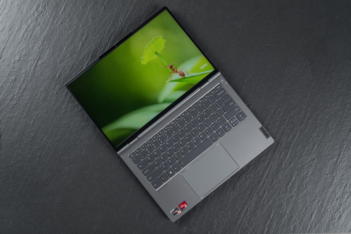 Laptop noi dia Trung Quoc anh 1