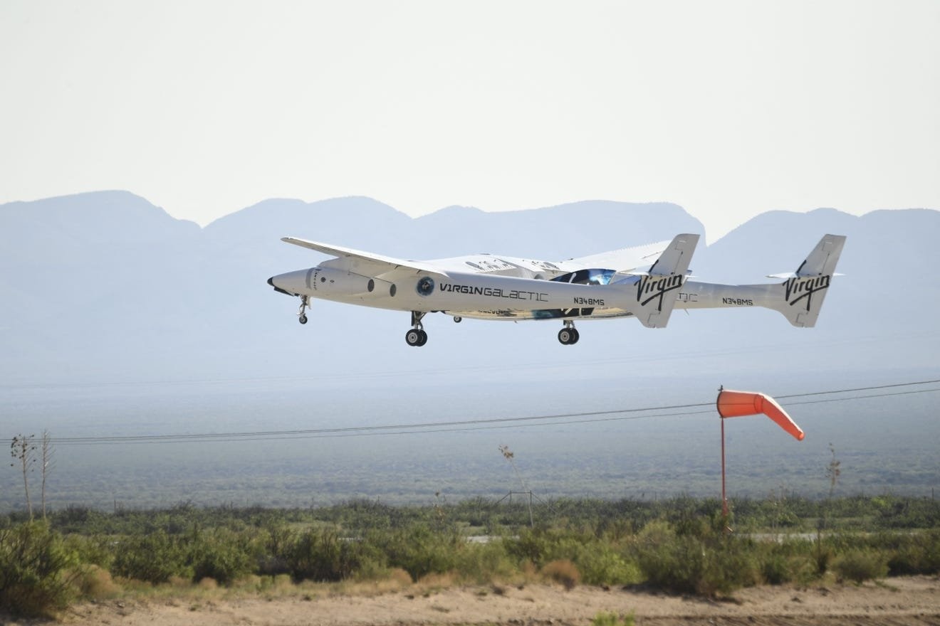 Tỷ phú Richard Branson bay lên vũ trụ ảnh 3 Ty phu Richard Branson bay len vu tru anh 3