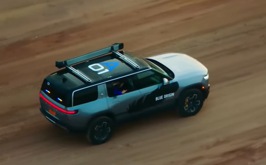 Jeff Bezos lan dau bay len ria vu tru anh 5