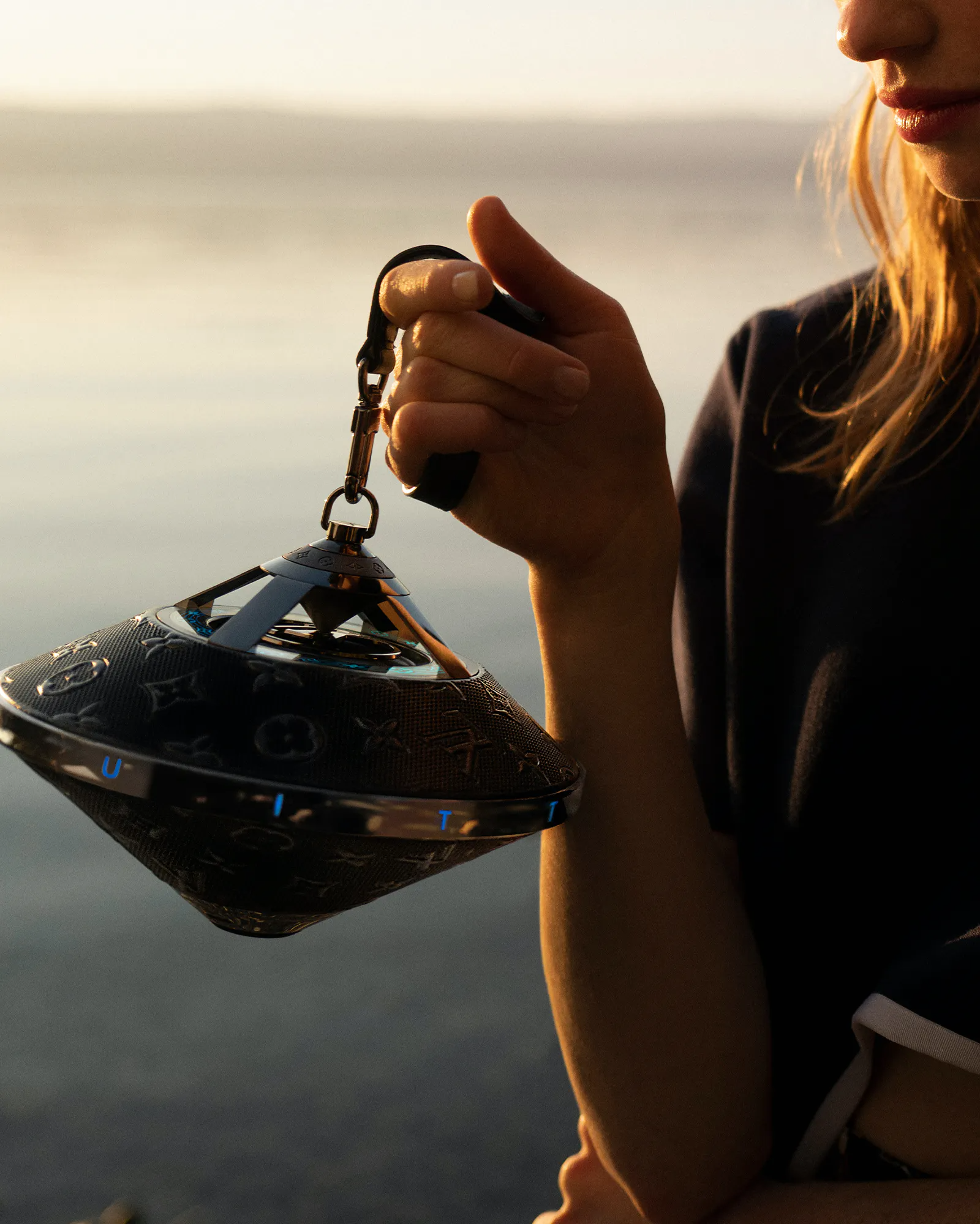 Loa không dây Louis Vuitton ảnh 4 Loa khong day Louis Vuitton anh 4