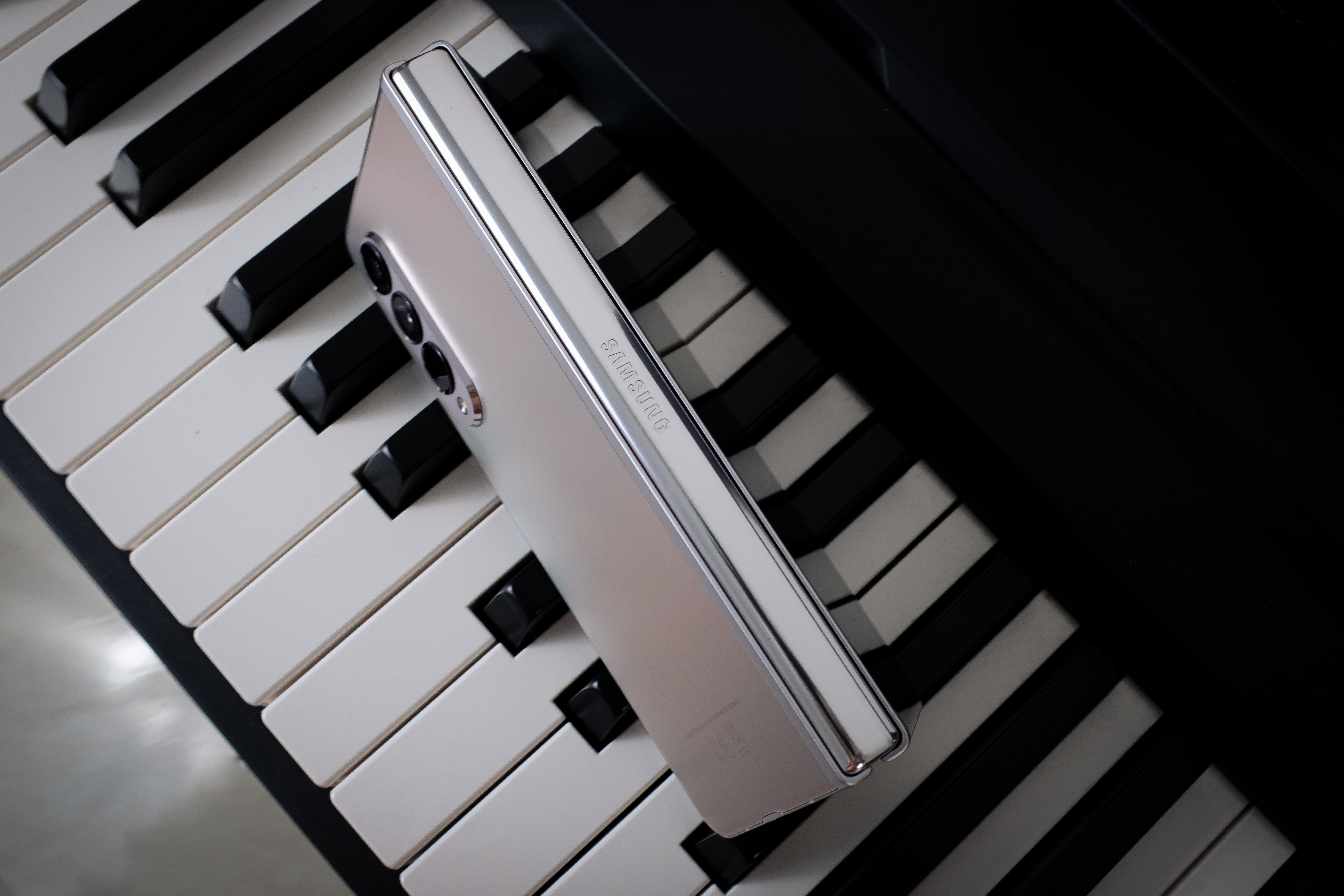 Tren tay Samsung Galaxy Z Fold3 anh 6